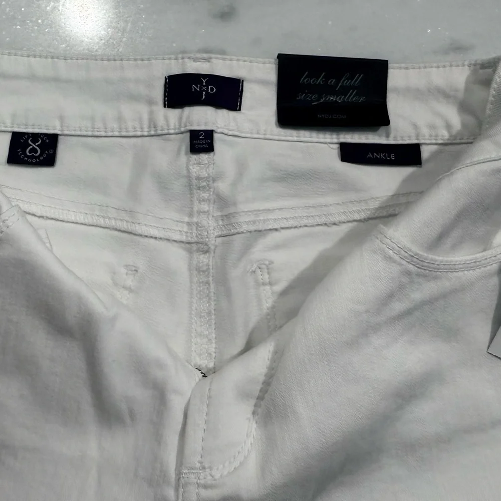 NYDJ Optic White Ankle Jeans Size 2 Brand new! - Picture 2 of 6